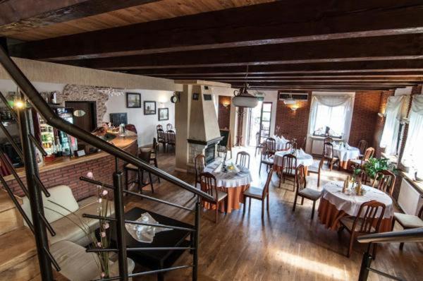 Pod Wierzba Otel Uniejow Dış mekan fotoğraf