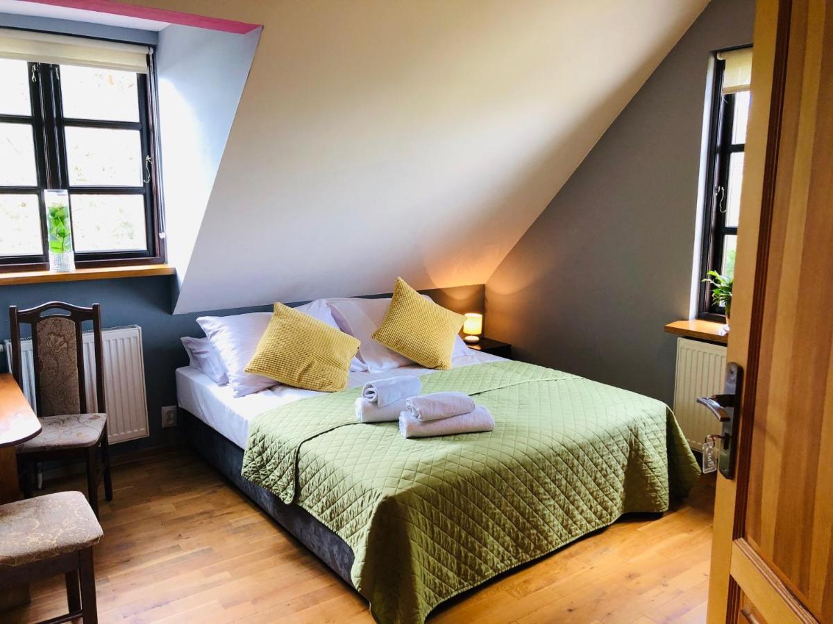 Pod Wierzba Otel Uniejow Dış mekan fotoğraf
